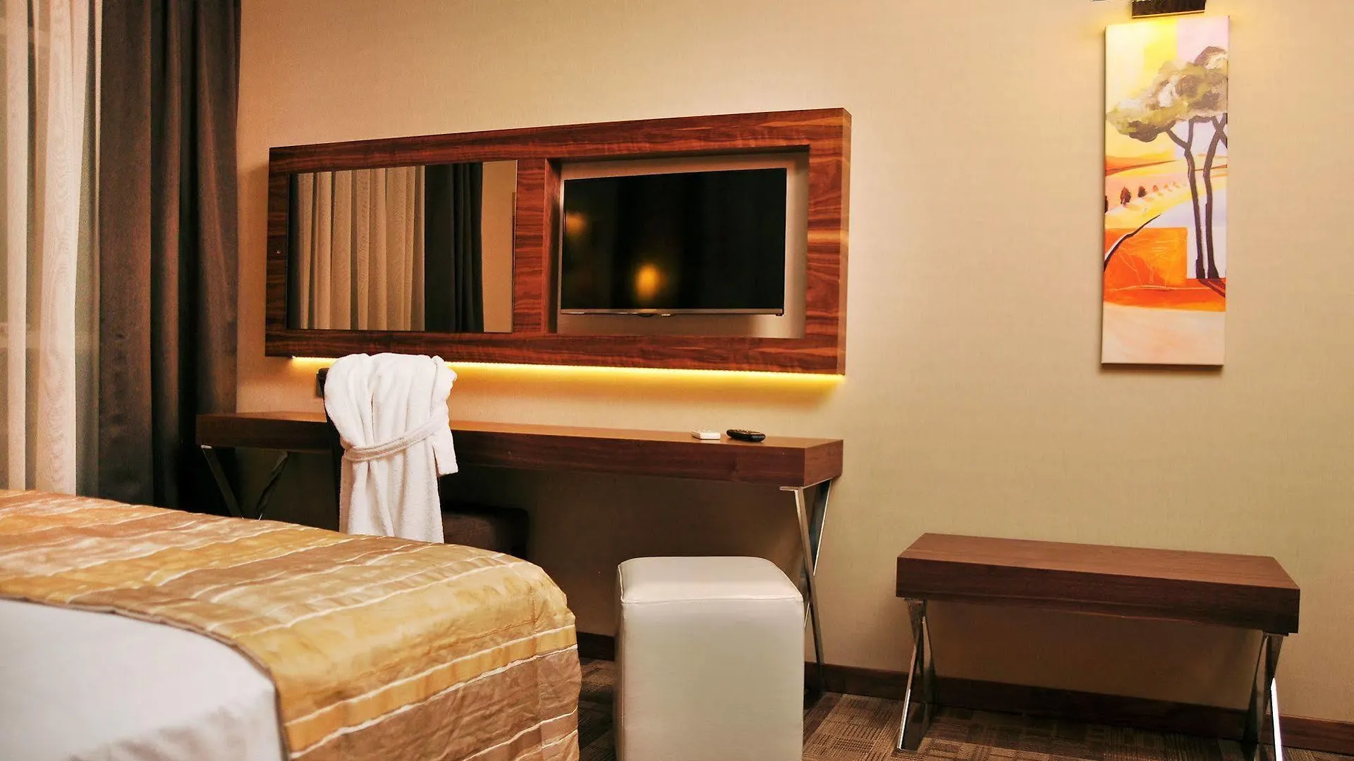 Avin Hotel Izmir 2*,