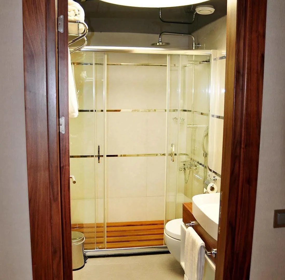 Avin Hotel Esmirna
