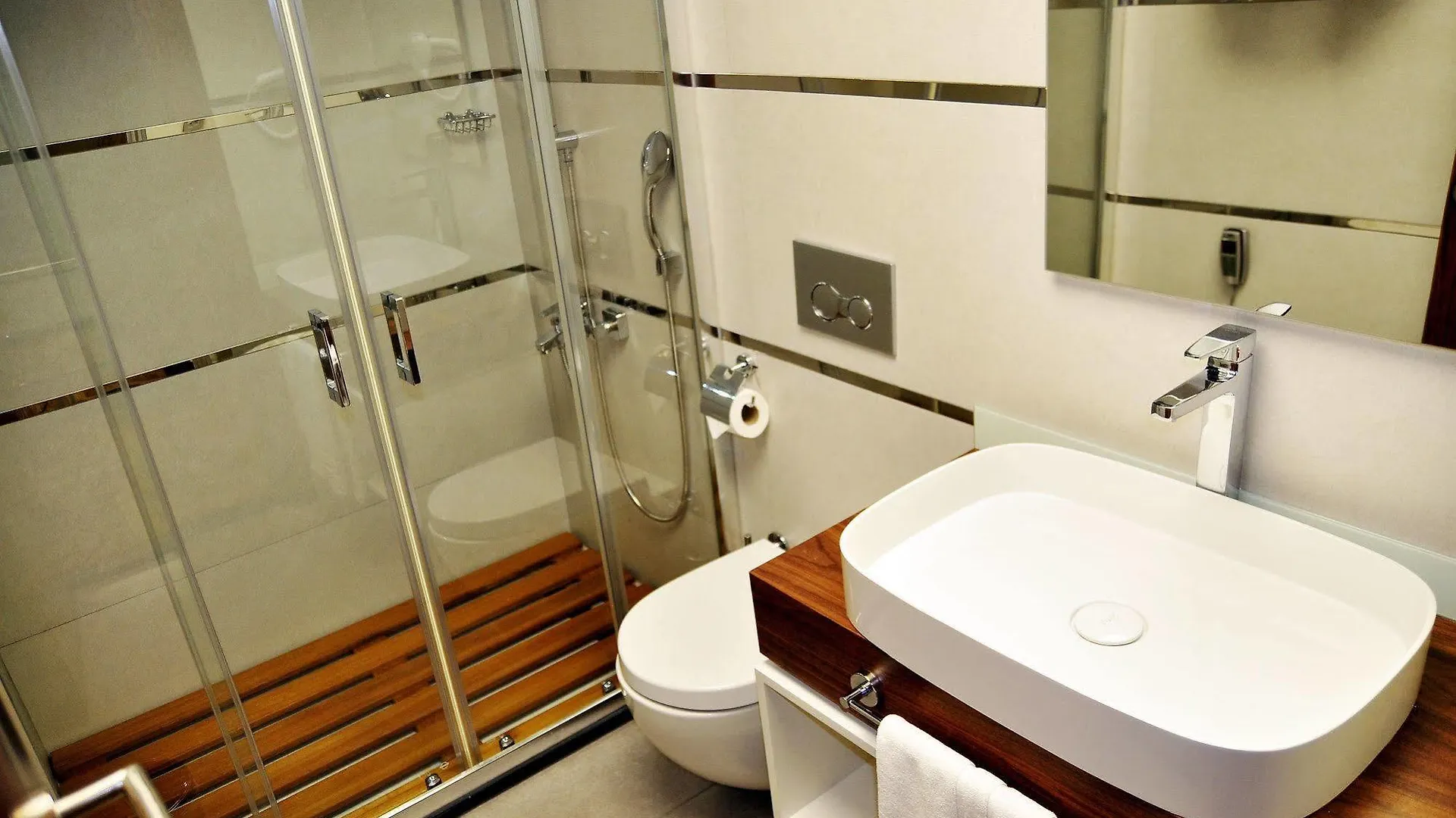 Avin Hotel Esmirna Turquia